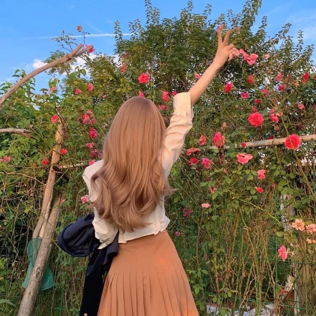超级英雄女孩:星际游戏